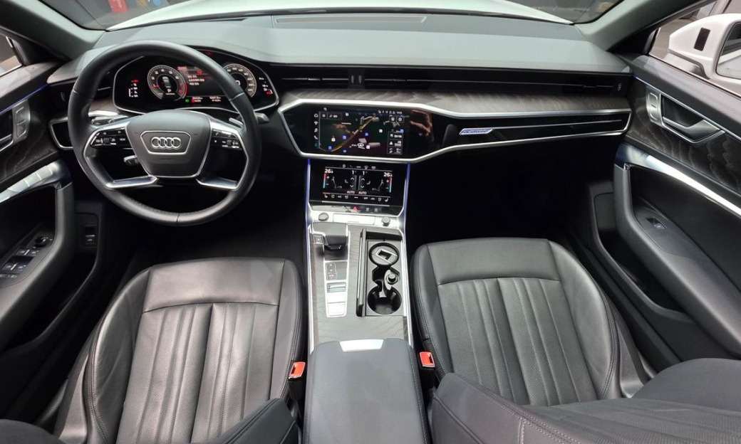 Audi A6 45 TFSI Quattro Premium, 2023