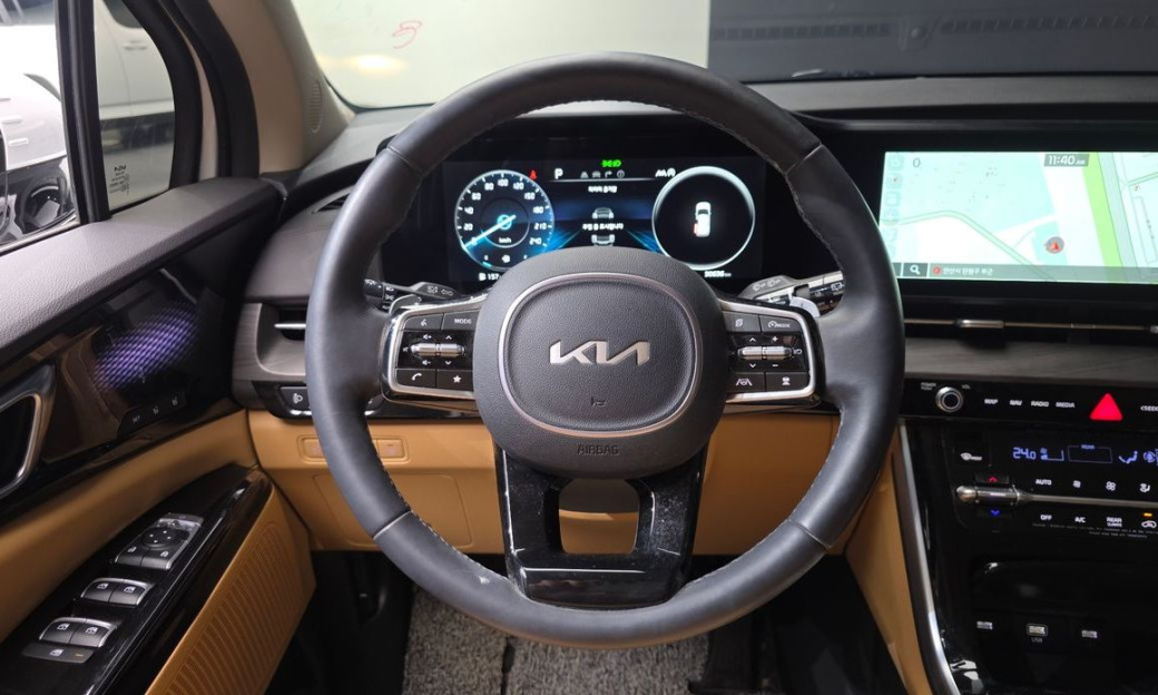 Kia Carnival 9-Seater Signature, 2023