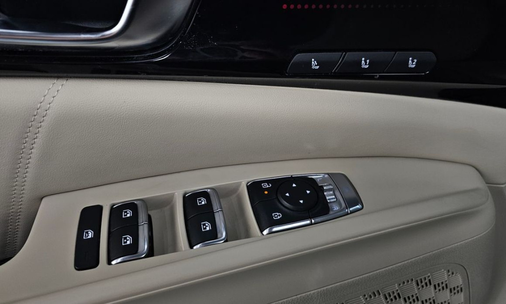 Kia Carnival 9-Seater Hi Limousine, 2024