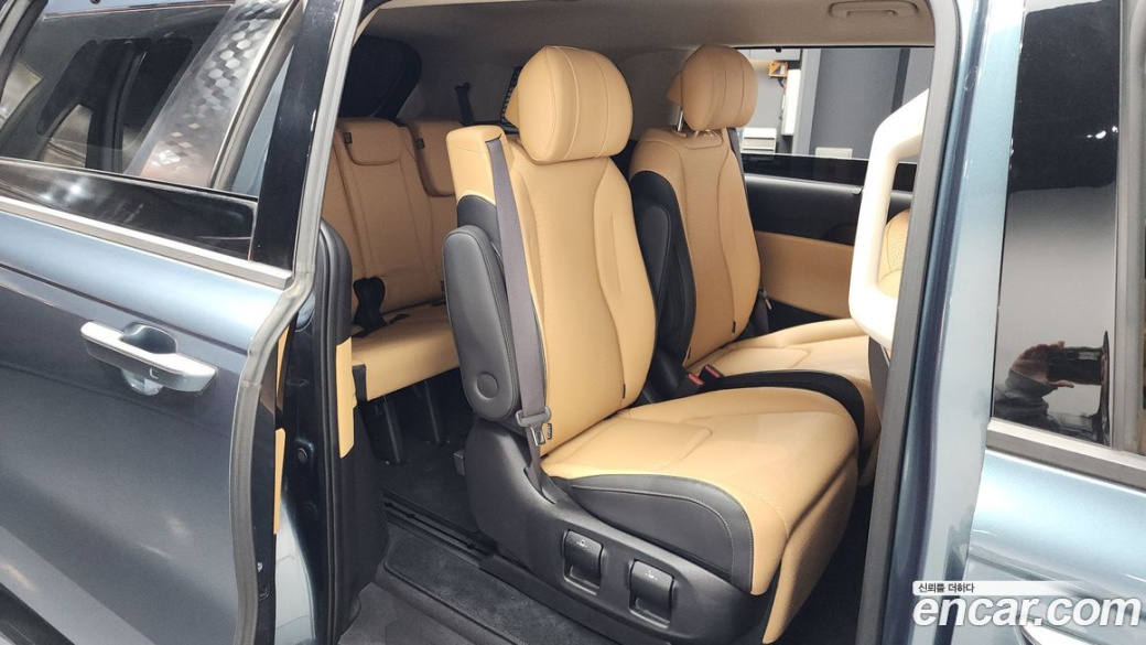 Kia Carnival 7-Seater Signature, 2023