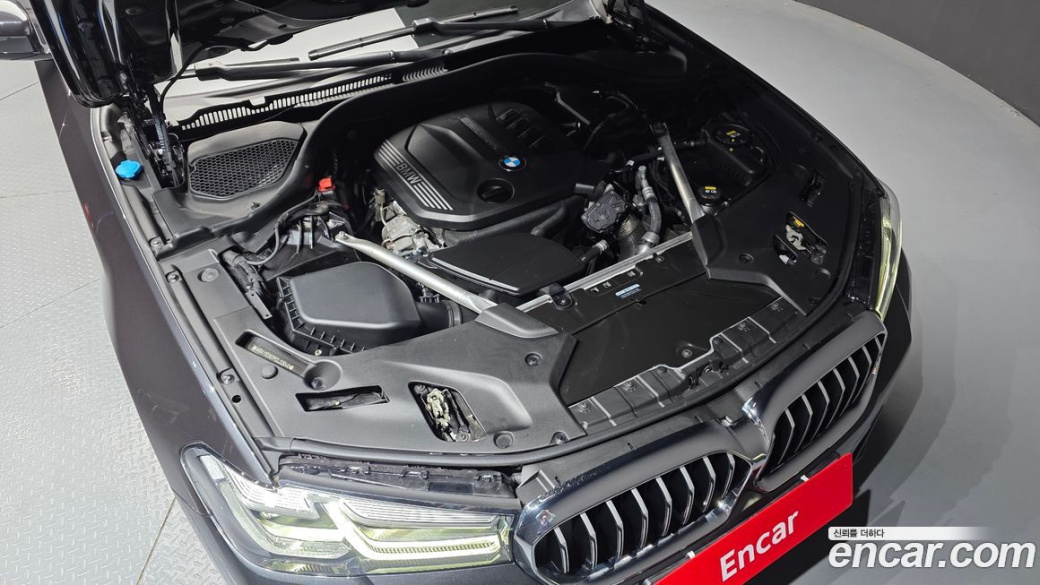 BMW 5-Series 523d M Sport, 2023