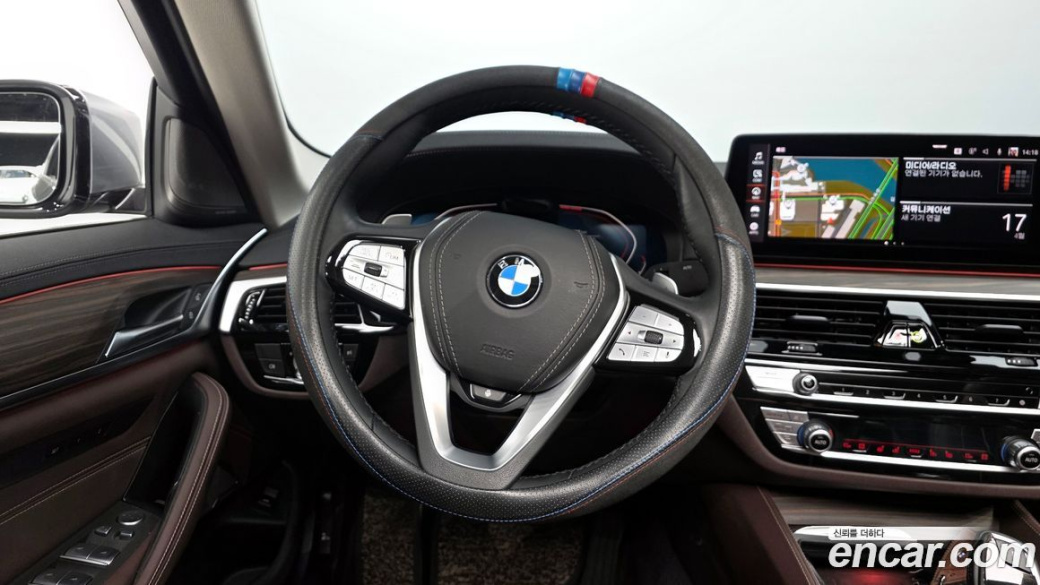 BMW 5-Series 530i xDrive Luxury, 2023