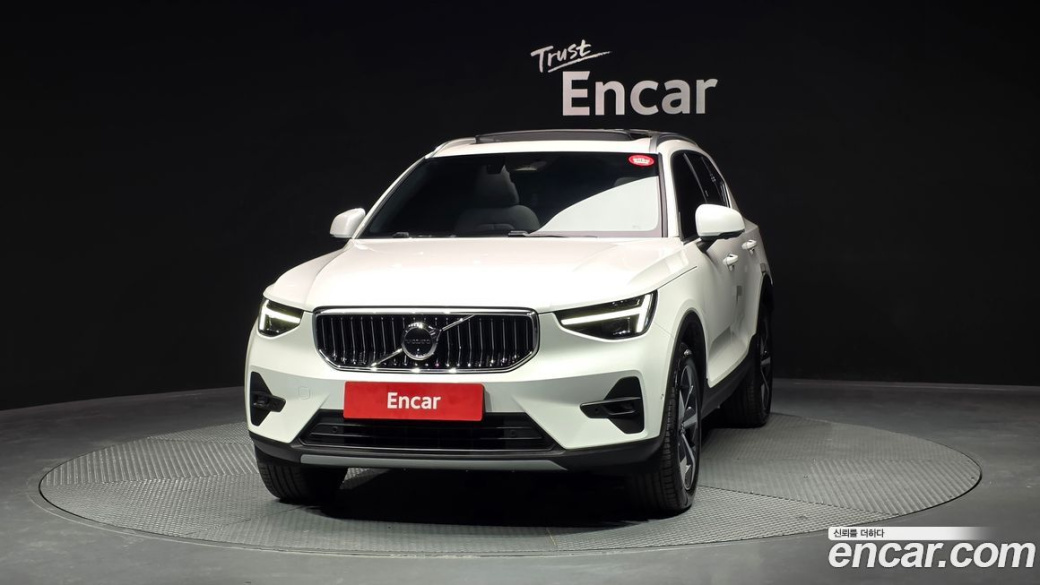 Volvo XC40 B4 Ultra Bright, 2026
