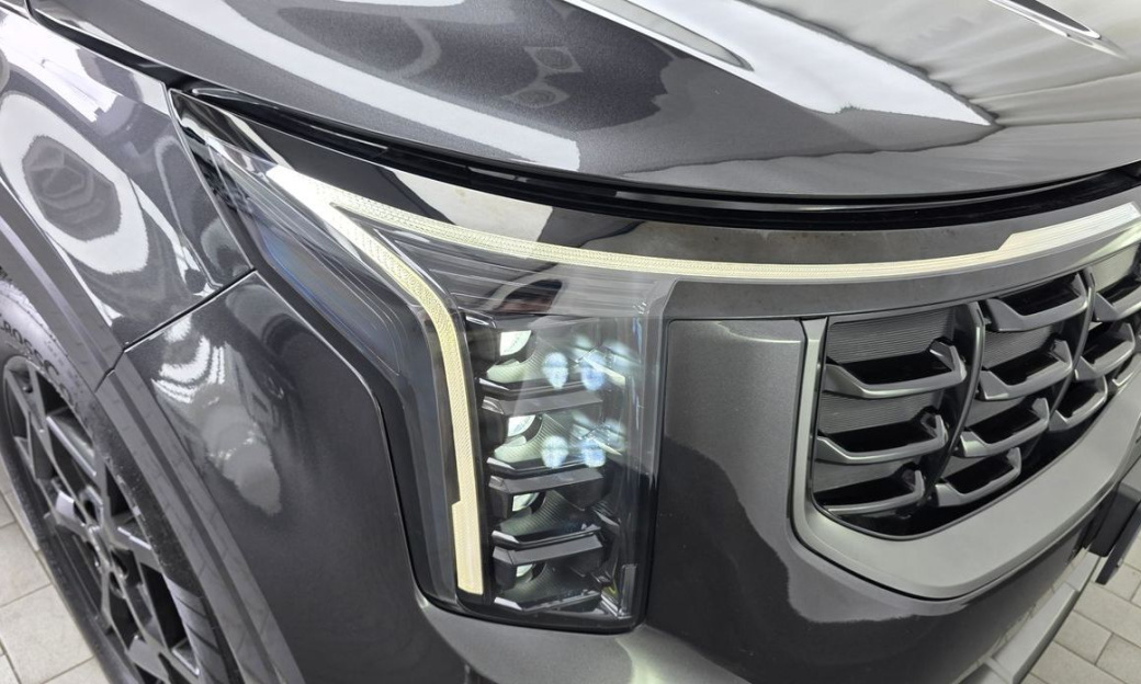 Kia Carnival 9-Seater Gravity, 2024