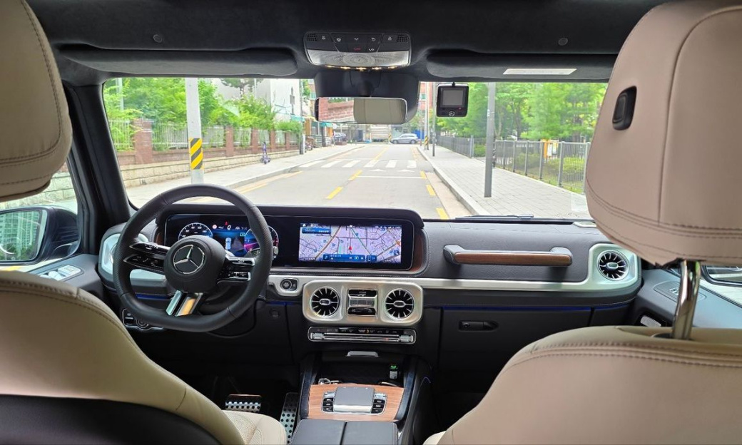 Mercedes-Benz G-Class G450d, 2025