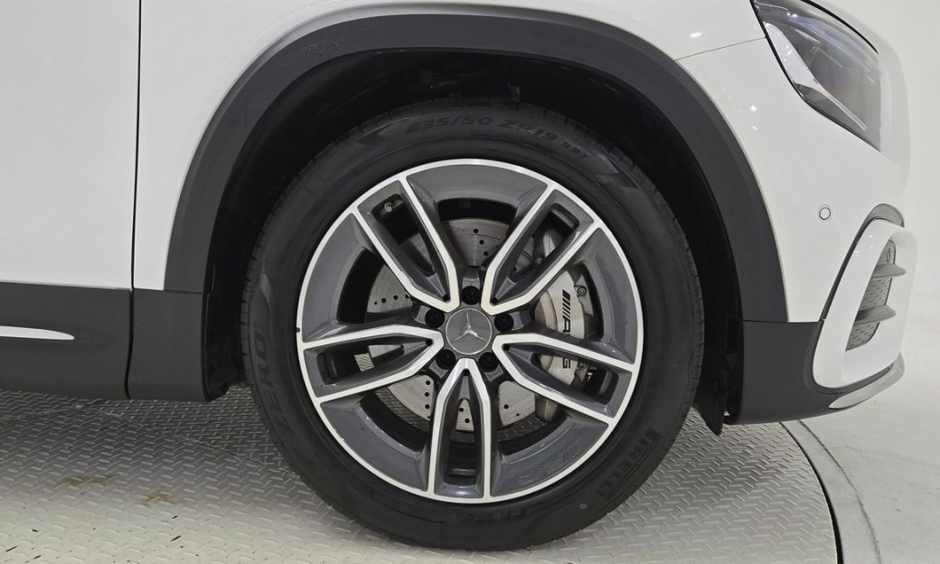 Mercedes-Benz GLB-Class AMG GLB35 4MATIC, 2025