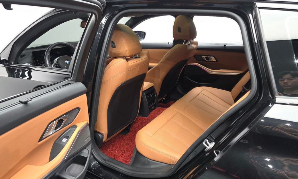 BMW 3-Series 320d Touring M Sport, 2025