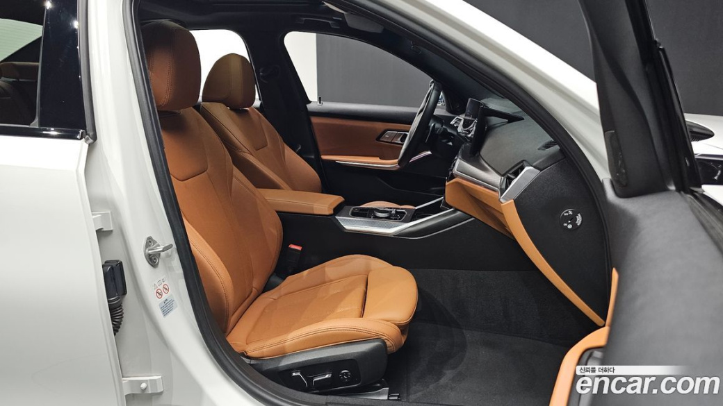 BMW 3-Series 320i M Sport, 2024