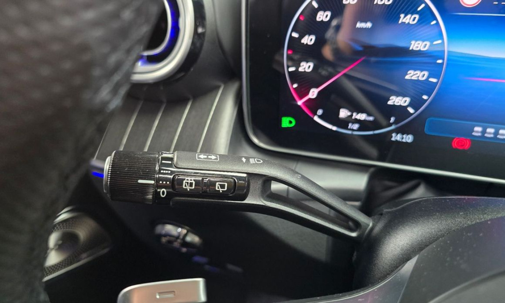 Mercedes-Benz GLC-Class GLC300 4MATIC AMG Line, 2025