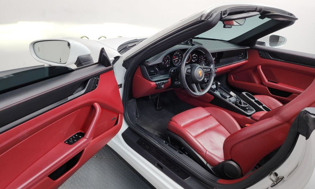 Porsche 911 Carrera GTS Cabriolet, 2022