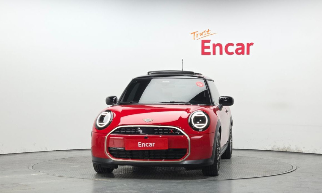 Mini Cooper Favoured, 2025