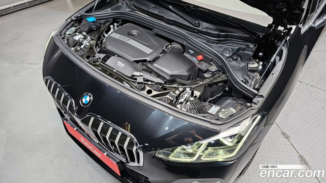 BMW 2-Series 220i M Sport Design, 2025