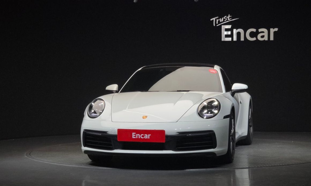 Porsche 911 Carrera 4, 2022