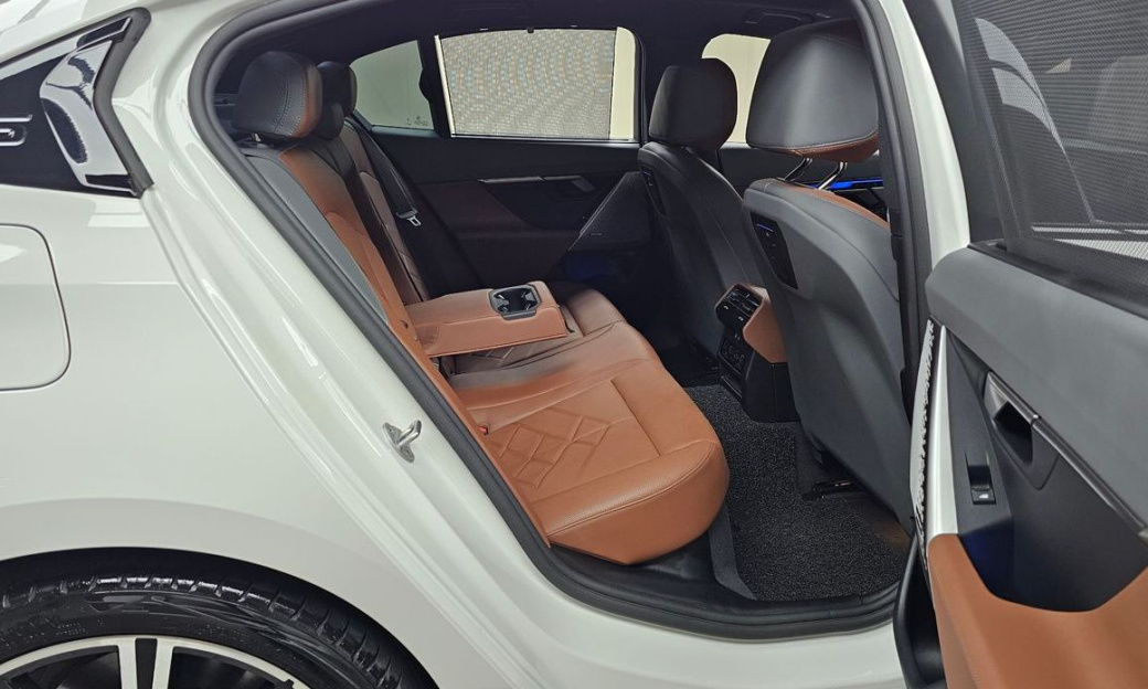 BMW 5-Series 530i xDrive M Sport, 2025
