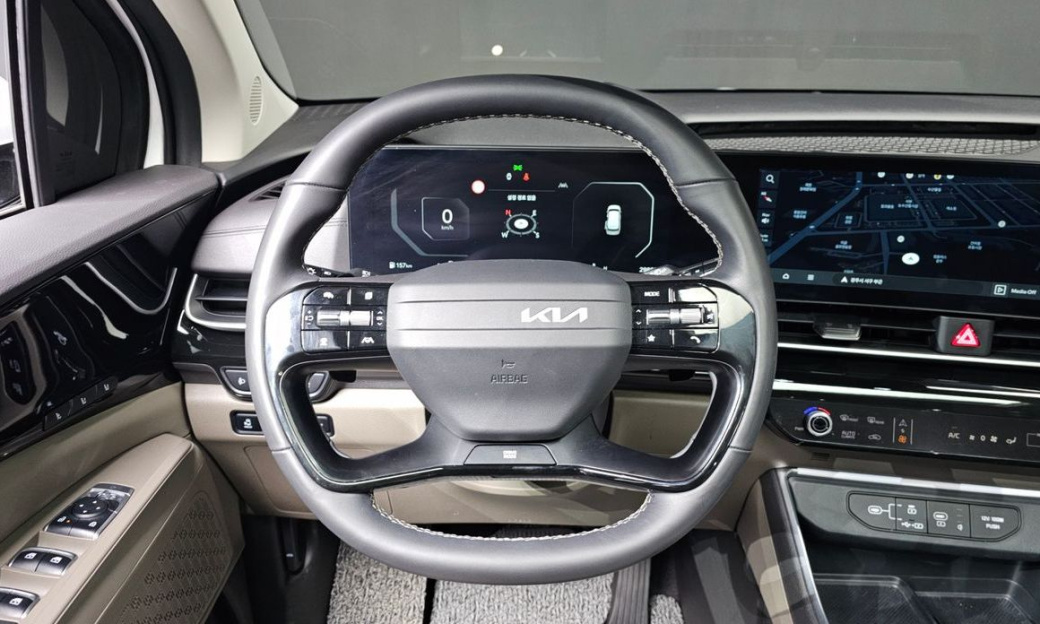 Kia Carnival 7-Seater Signature, 2025