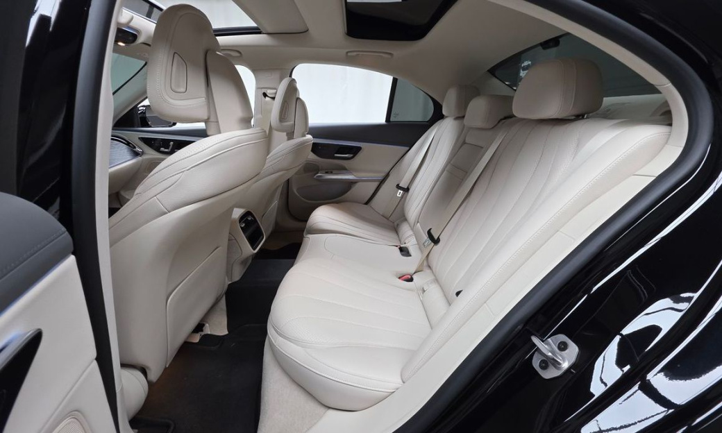 Mercedes-Benz E-Class E220d 4MATIC Exclusive, 2024