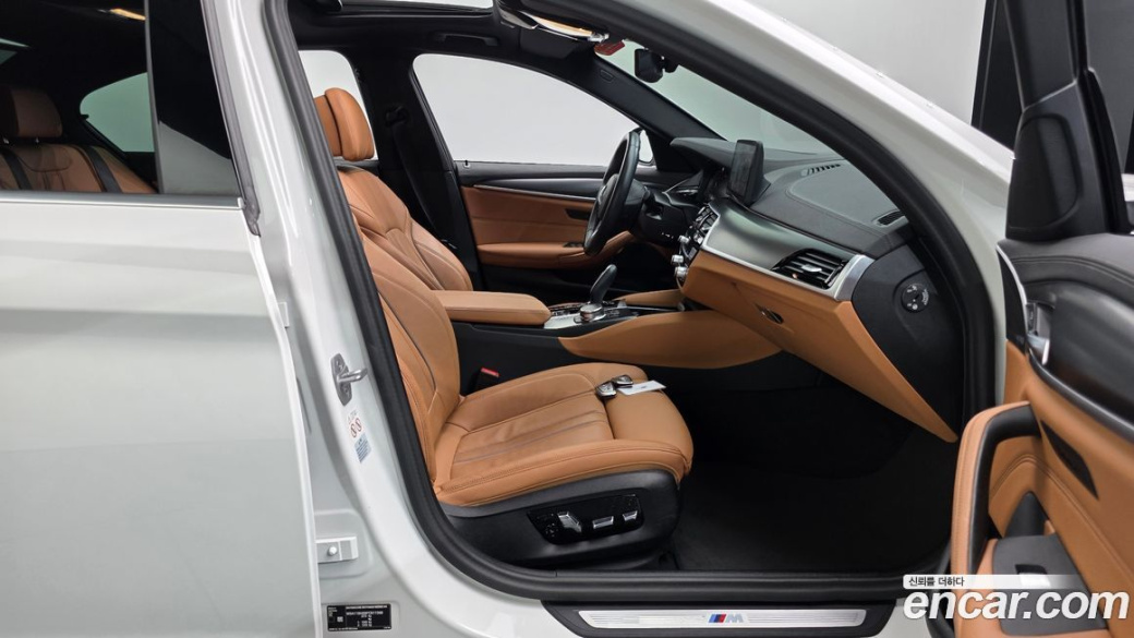 BMW 5-Series 520i M Sport, 2023