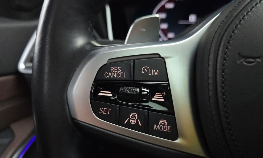 BMW 3-Series 320i Touring M Sports, 2022