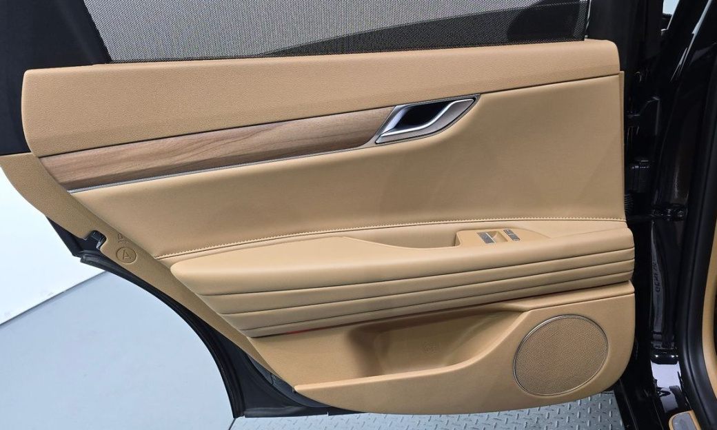 Genesis G80 Gasoline 2.5 Turbo AWD, 2025