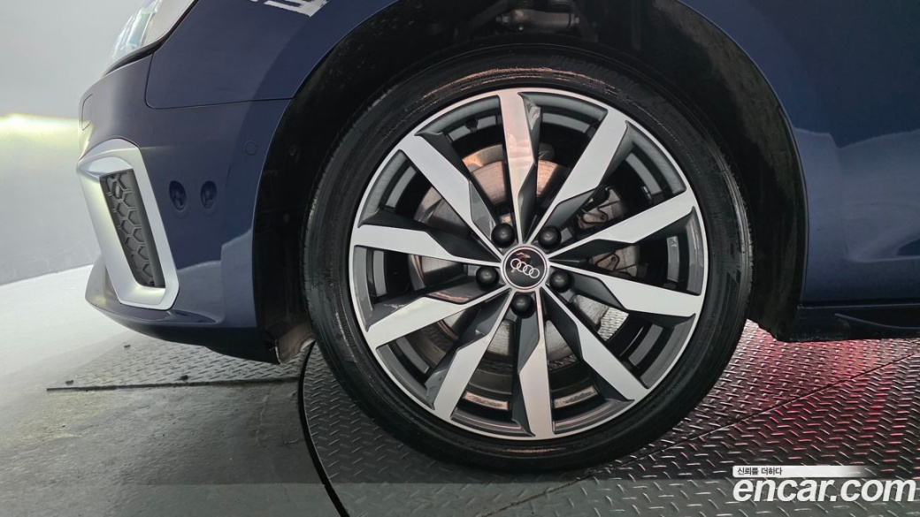 Audi A4 40 TFSI Premium, 2023