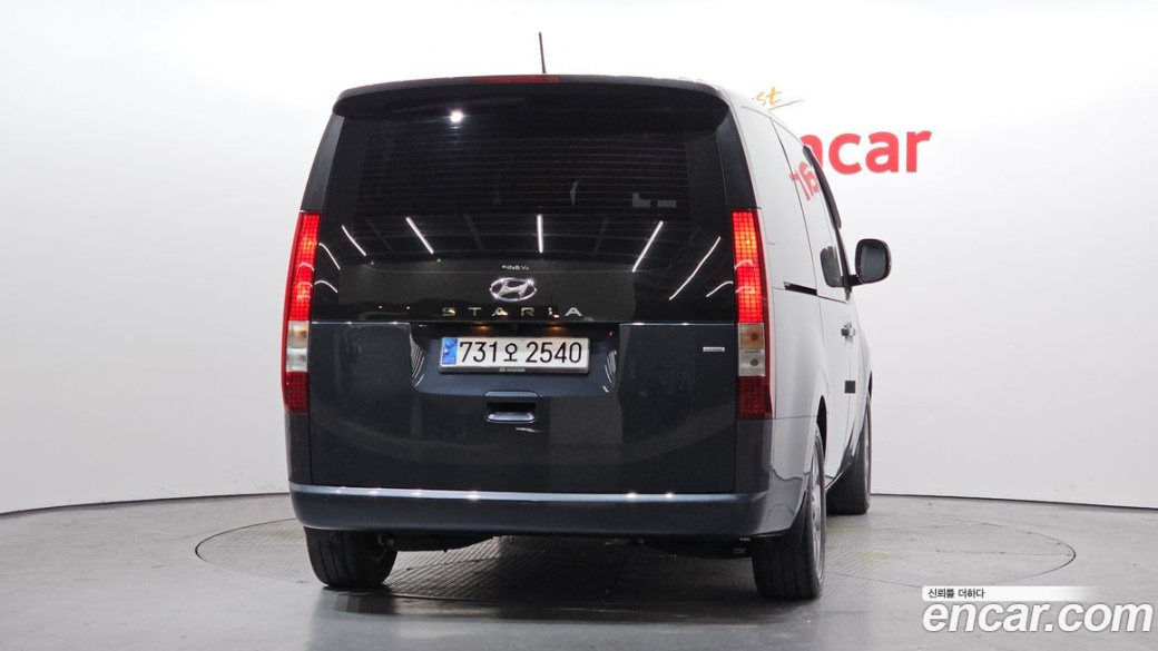 Hyundai Staria 4WD Tourer 11-Seater, 2024