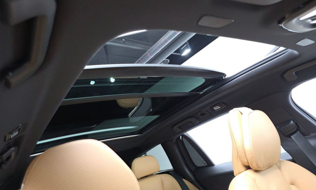 Volvo V60 B5 Ultimate AWD, 2023