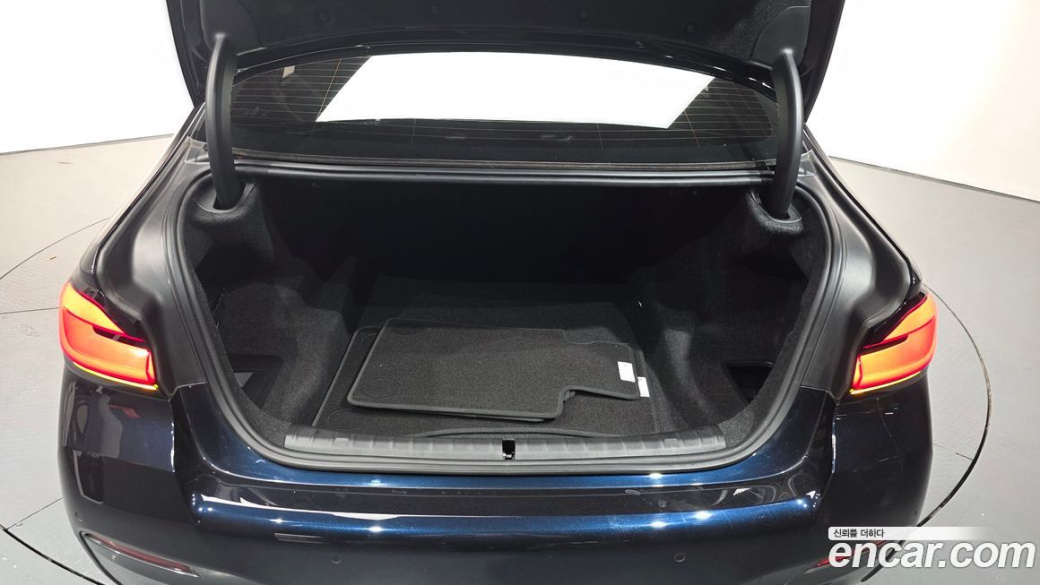 BMW 5-Series 530i M Sport Package, 2023