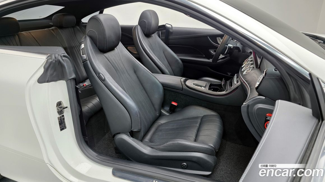 Mercedes-Benz E-Class E300d 4MATIC Coupe, 2022