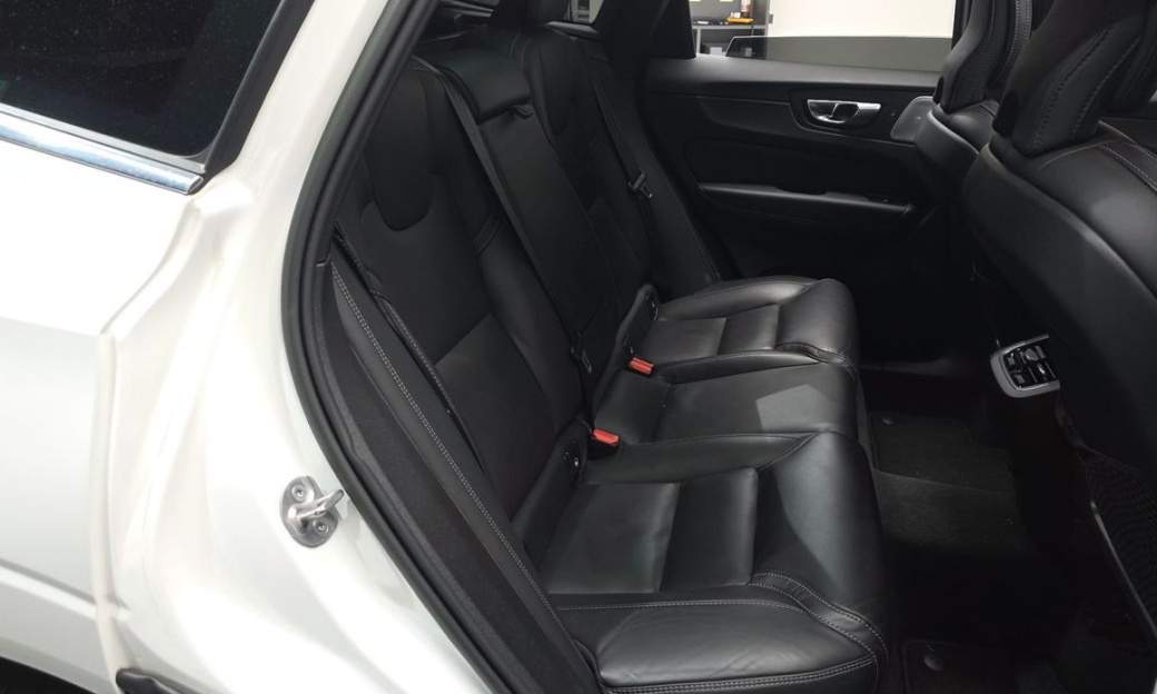 Volvo XC60 B5 Ultimate Bright, 2023