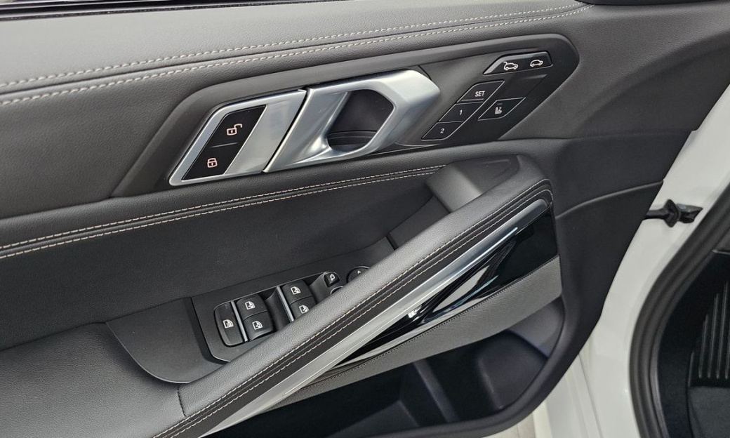 BMW X6 xDrive40i M Sport, 2025
