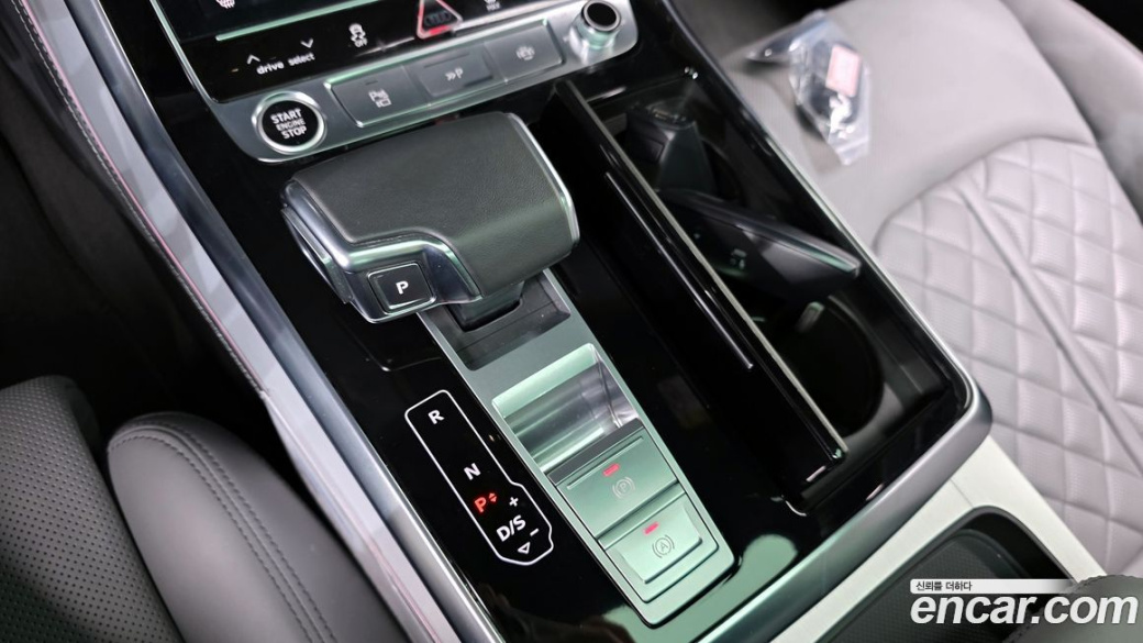 Audi Q8 55 TFSI Quattro Premium, 2023