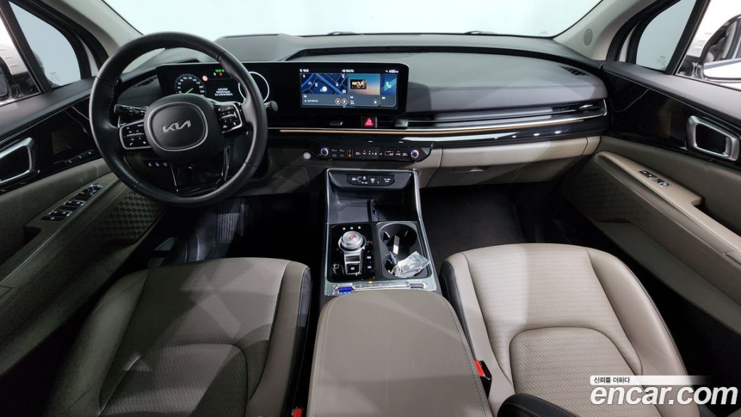 Kia Carnival 9-Seater Signature, 2024