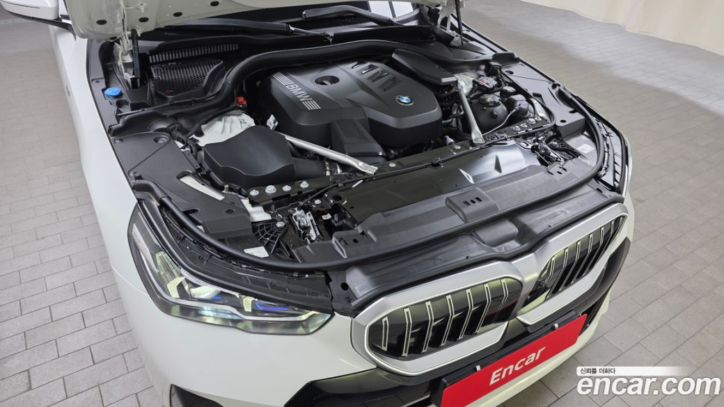 BMW 5-Series 520i M Sport, 2025