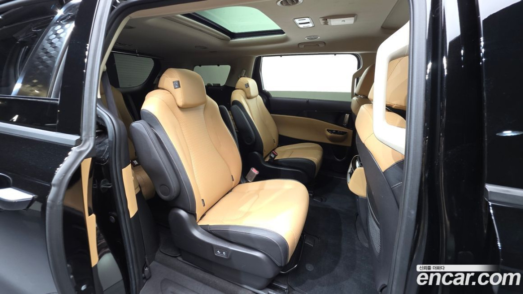 Kia Carnival 9-Seater Noblesse, 2023
