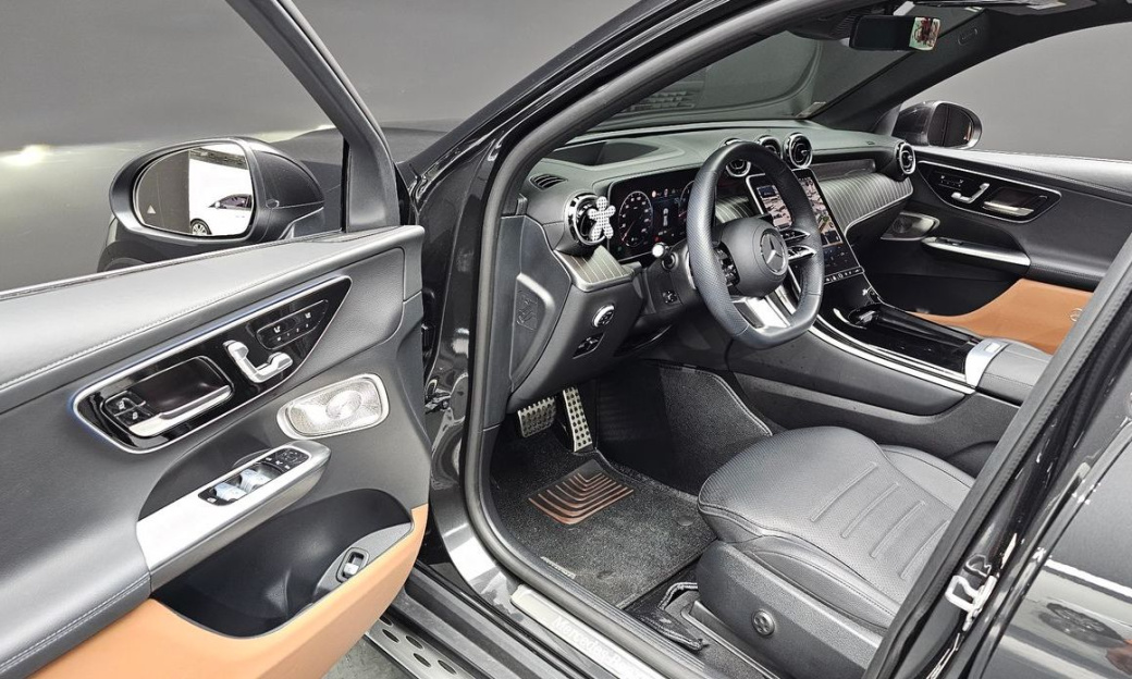 Mercedes-Benz GLC-Class GLC300 4MATIC AMG Line, 2024