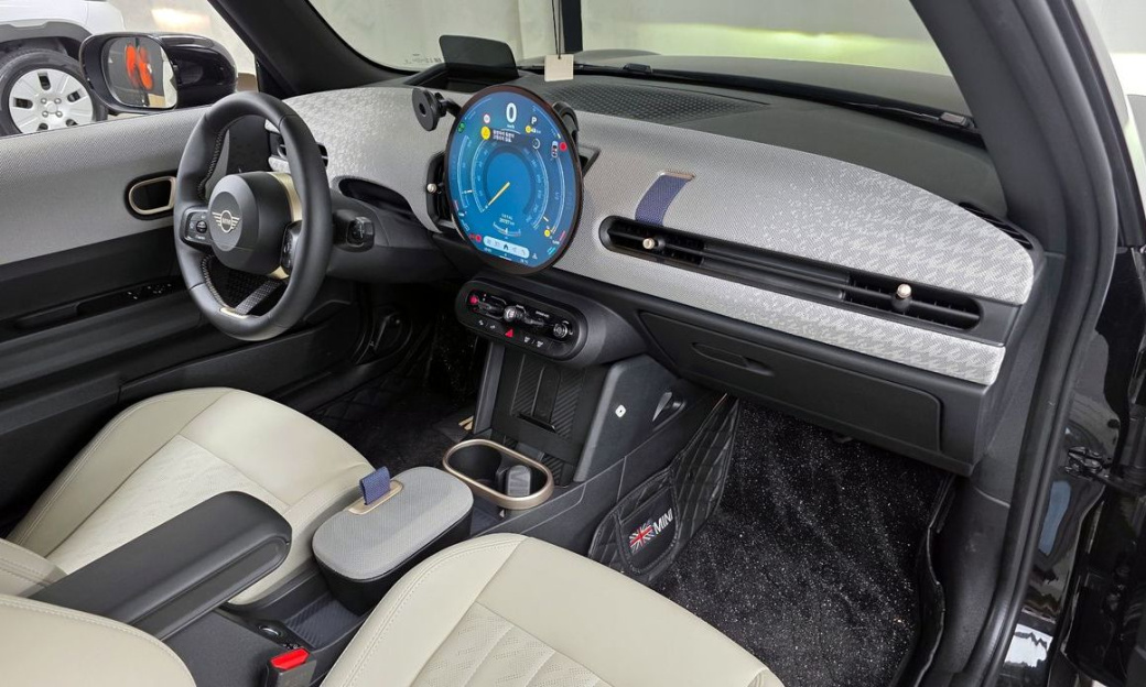 Mini Cooper Favoured, 2025