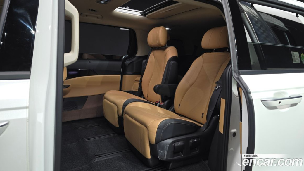 Kia Carnival 7-Seater Signature, 2022