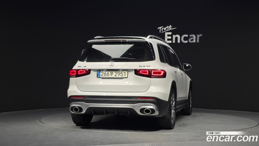 Mercedes-Benz GLB-Class AMG GLB35 4MATIC, 2021