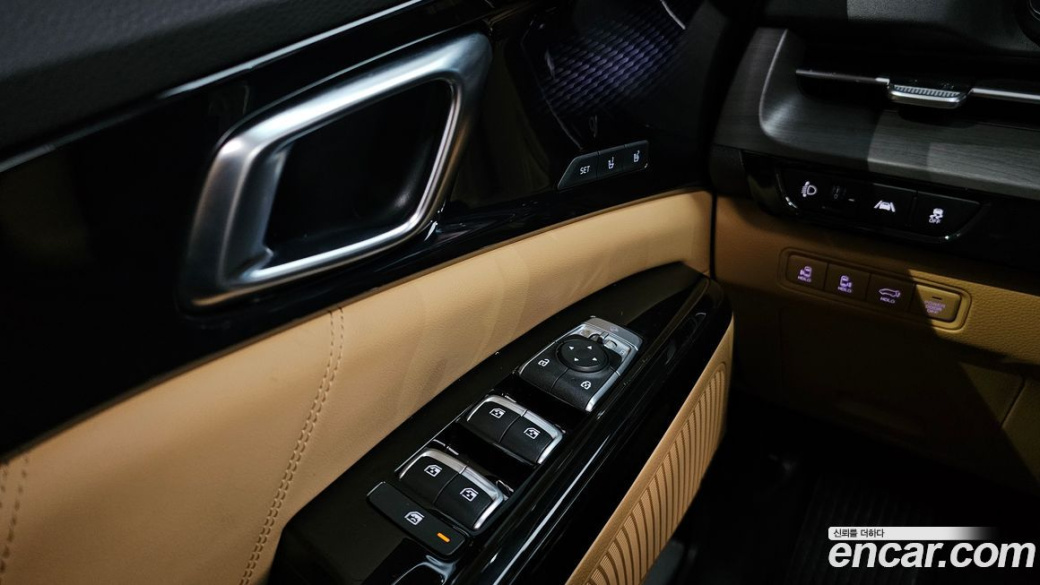 Kia Carnival 7-Seater Signature, 2023