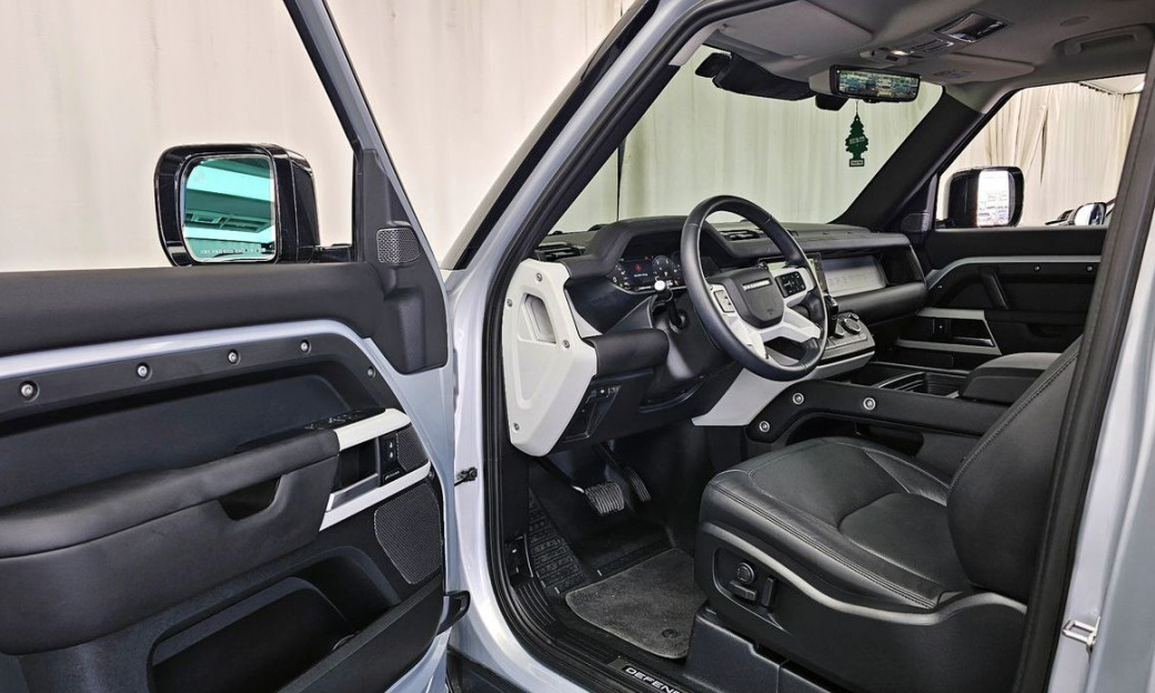 Land Rover Defender 90 D250 XS Edition, 2024