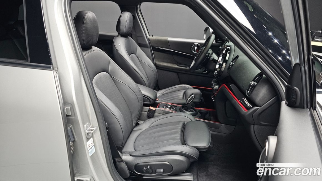 Mini Countryman JCW Launch Pack, 2023