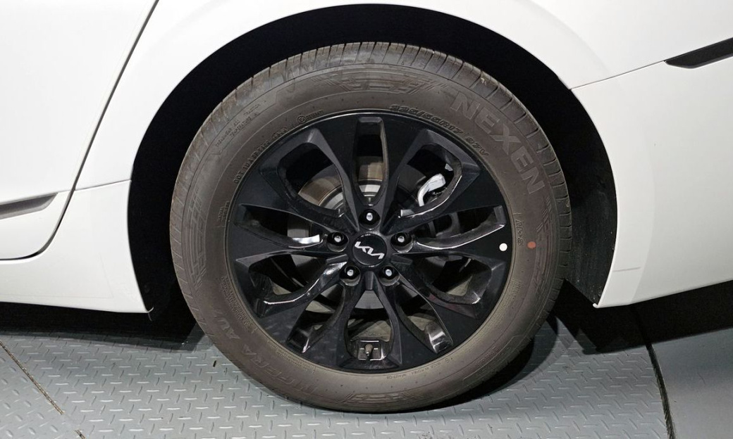 Kia K8 2.5 Gasoline 2WD, 2025