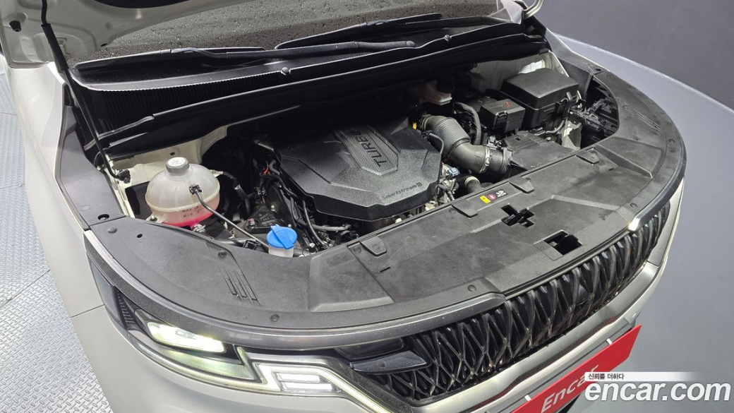Kia Carnival 7-Seater Outdoor, 2023