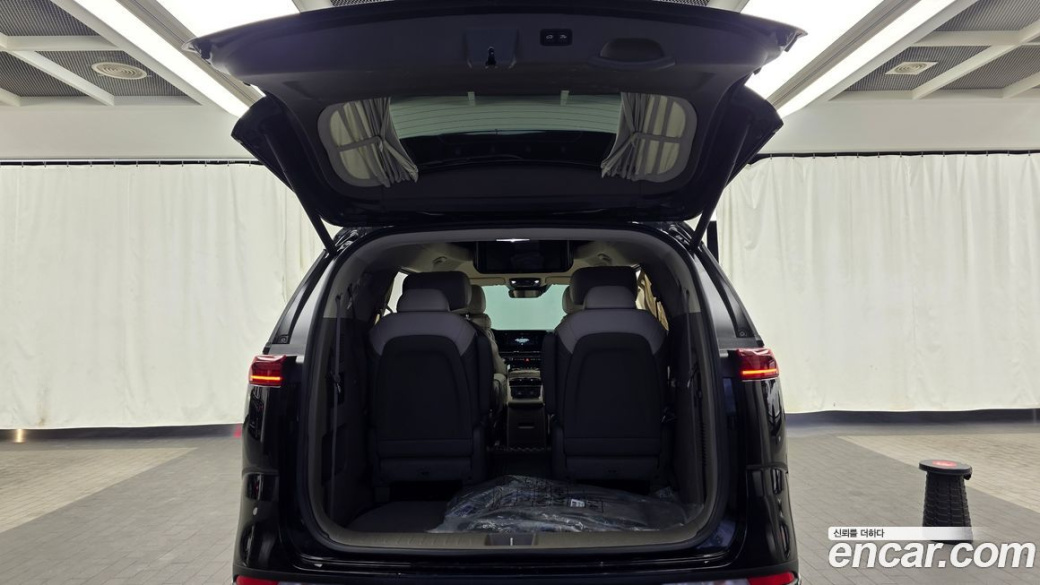 Kia Carnival 9-Seater Hi-Limousine, 2022