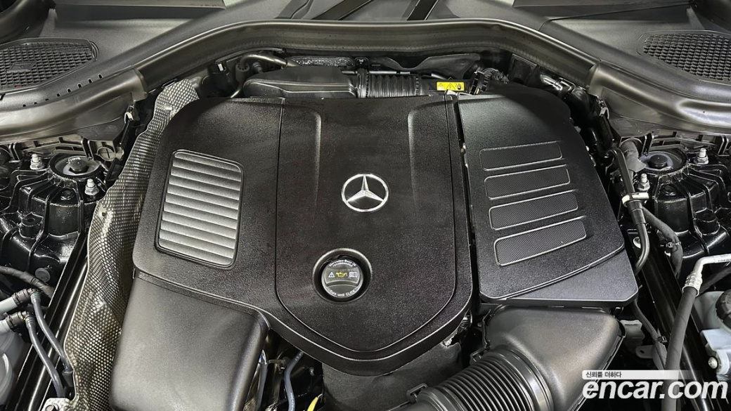 Mercedes-Benz GLC-Class GLC300 4MATIC Avnatgarde Coupe, 2025