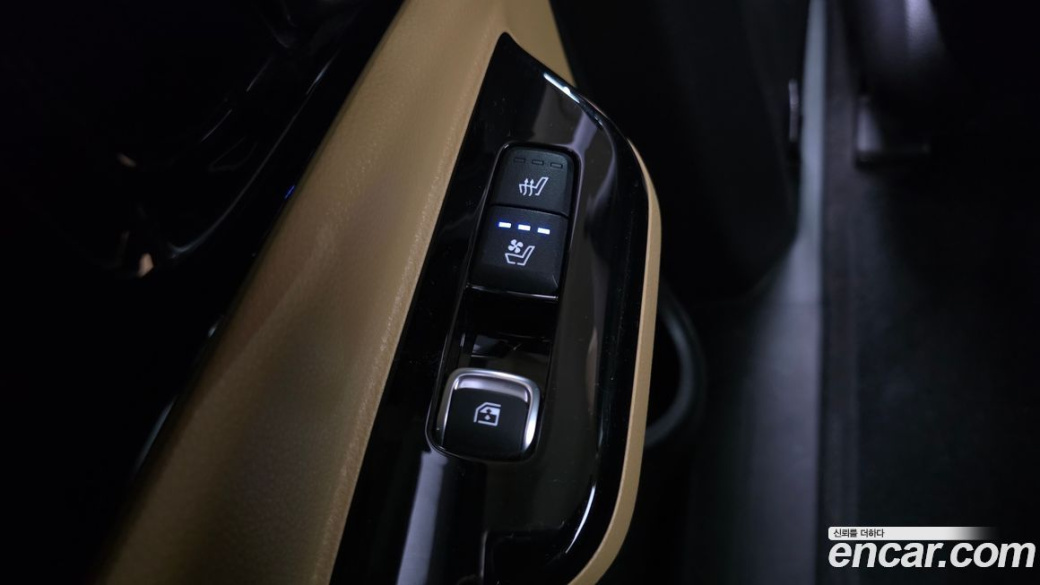 Kia Carnival 7-Seater Signature, 2023