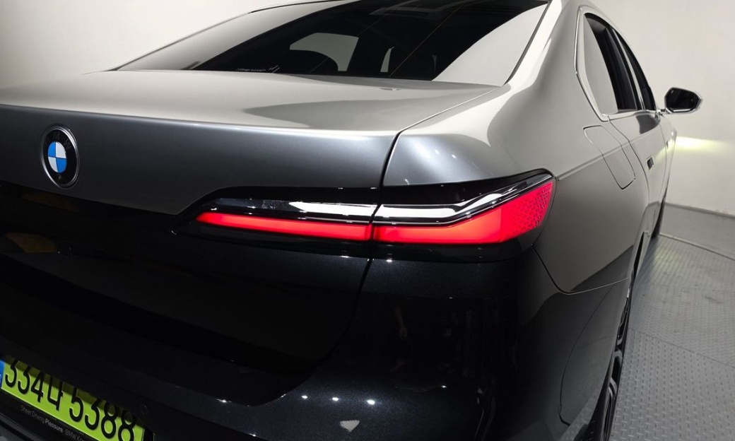 BMW 7-Series 740d xDrive M Sport, 2025
