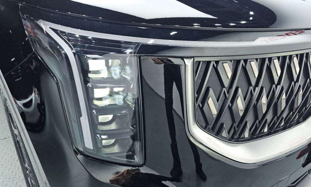 Kia Carnival 9-Seater Prestige, 2025