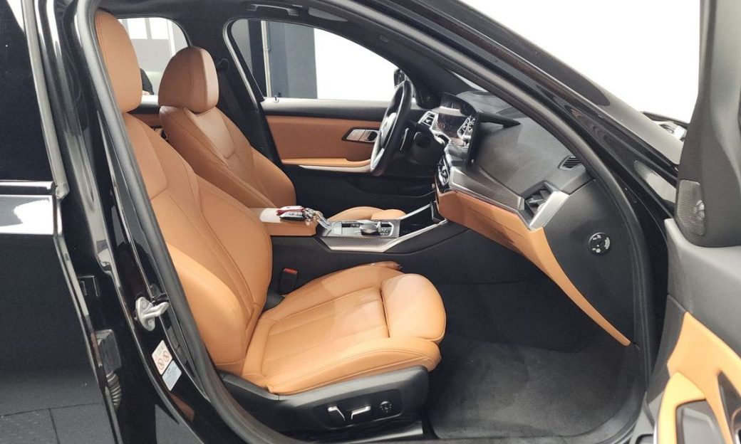 BMW 3-Series 320i M Sport, 2024
