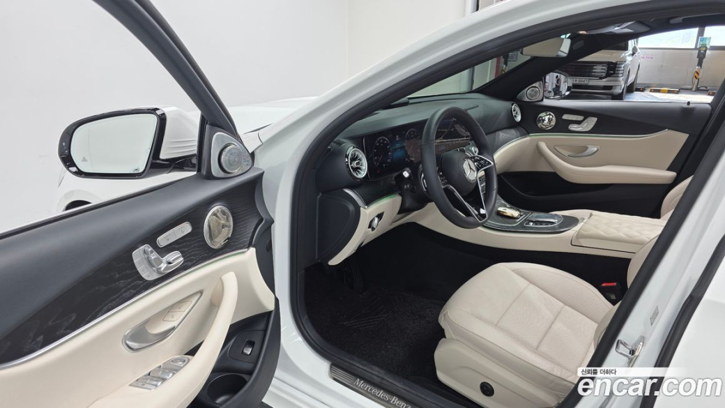 Mercedes-Benz E-Class E250 AMG Line, 2023